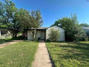 Building Photo - 3202 Avenue S