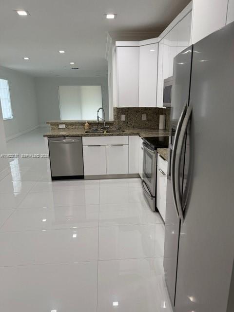 Building Photo - 3872 Tree Top Dr