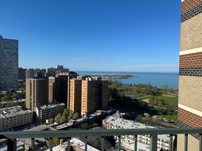 Building Photo - 3660 N Lake Shore Dr