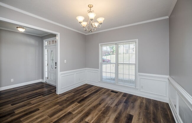 Building Photo - 4893 Somerset Dr