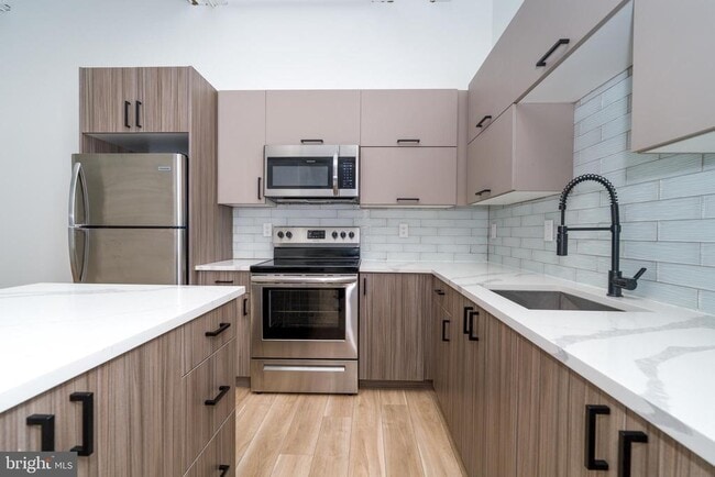 Building Photo - 2700 E Auburn St