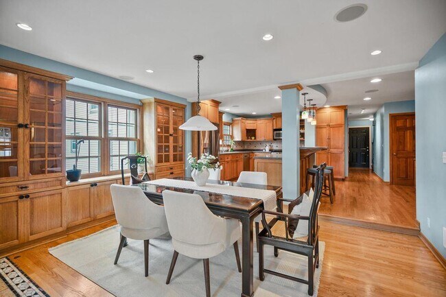 Building Photo - 5160 N Kent Ave