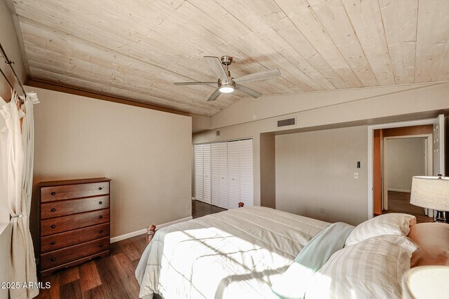 Building Photo - 5440 W Beryl Ave