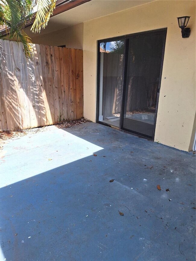 Building Photo - 4322 Woodstock Dr