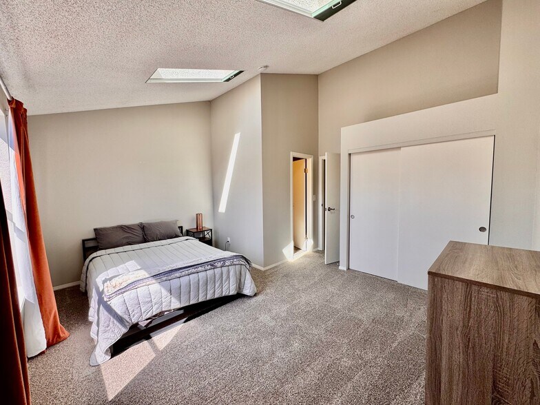 Building Photo - 4633 S Crystal Way