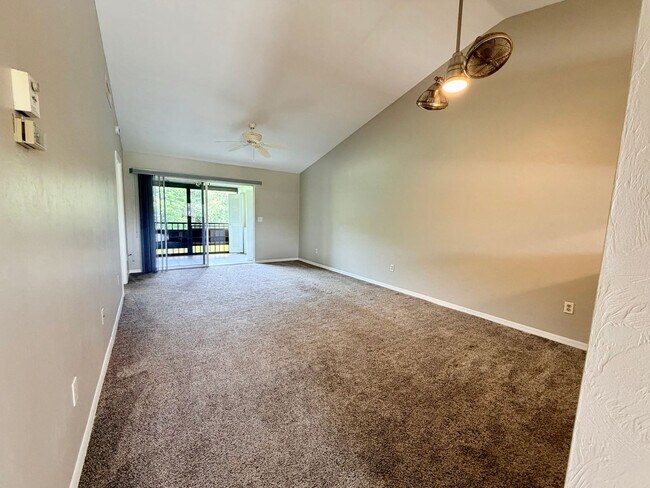 Building Photo - 13076 Cross Creek Ct