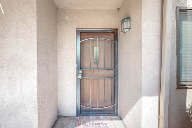 Building Photo - NE well located  Two Bedroom Condo.