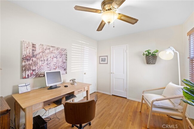 Building Photo - 2854 Mayflower Ave