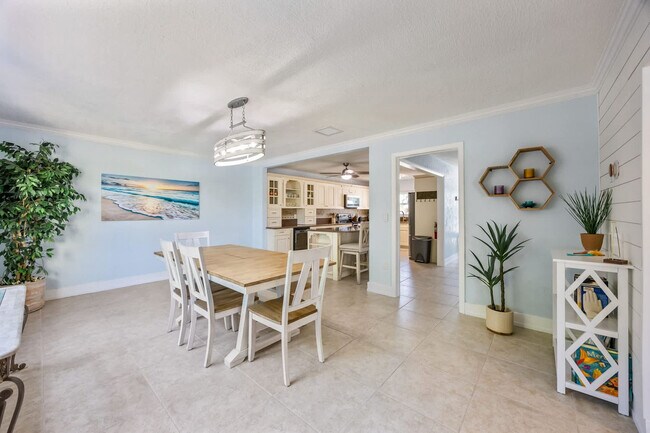 Building Photo - 491 Indian Creek Dr