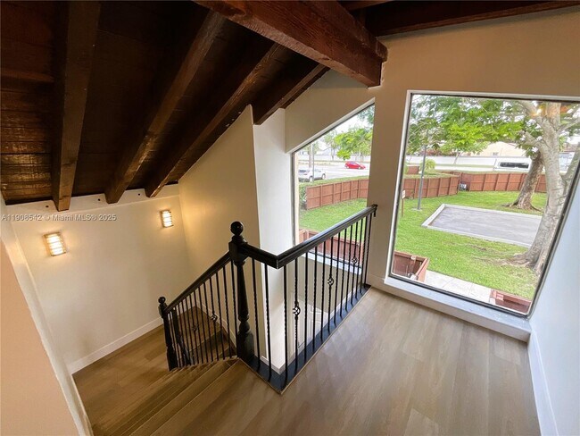 Building Photo - 7133 SW 115th Pl