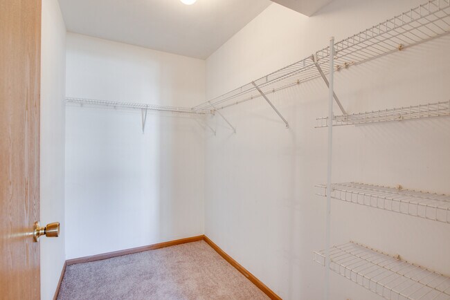 Building Photo - 1441 McClure Rd