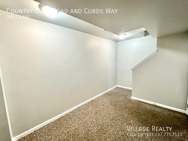 Building Photo - 703 Country Club Rd