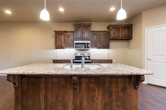 Building Photo - 9635 Mossberg St