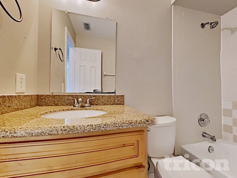 Building Photo - 5008 Dollarway Ct