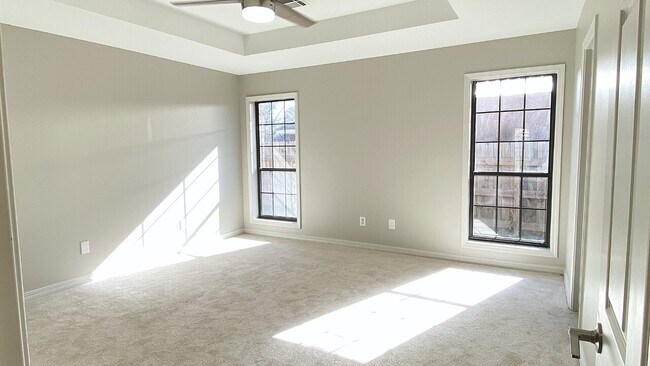 Building Photo - 206 Stonecliff Drive