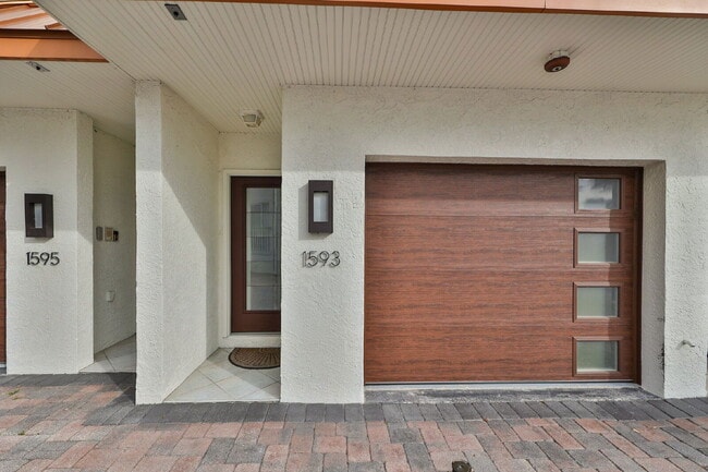 Building Photo - 1593 Pinellas Bayway S