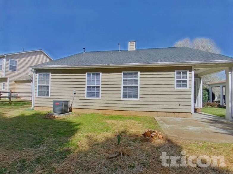 Building Photo - 12020 Brownestone View Dr