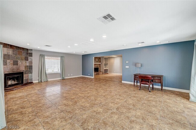 Building Photo - 4153 Woodcrest Rd