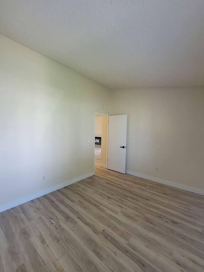 Building Photo - 5762 Cutter Loop
