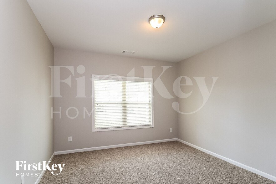 Building Photo - 4930 Whisper Creek Ct