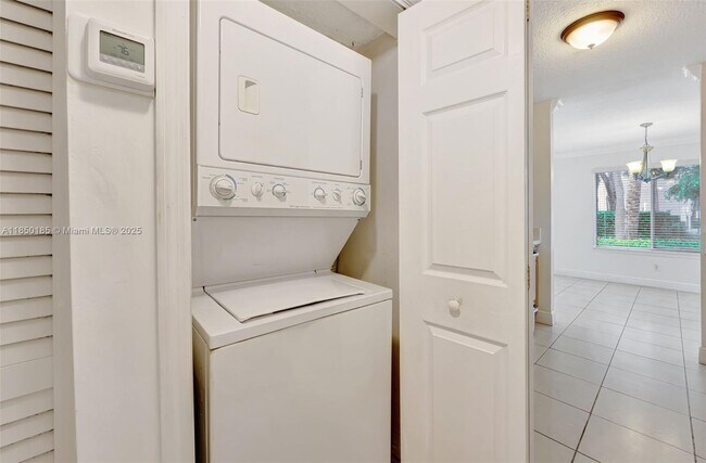 Building Photo - 10630 SW 157th Ct