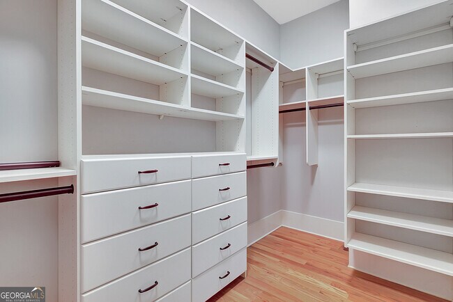 Building Photo - 10659 Serenbe Ln