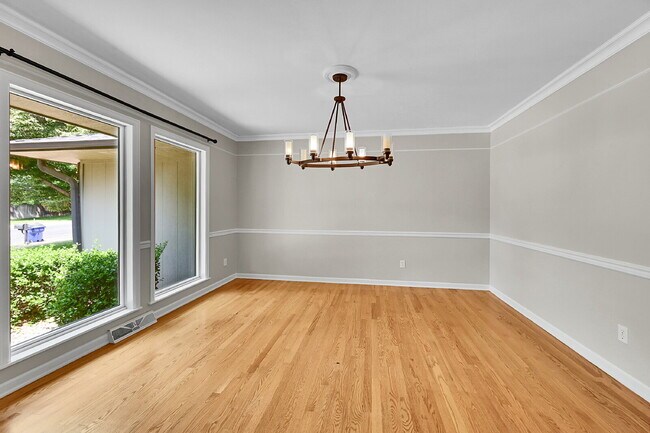 Building Photo - $6,850.00 - 5 Bedrooms, 3.5 Bathrooms, Sin...