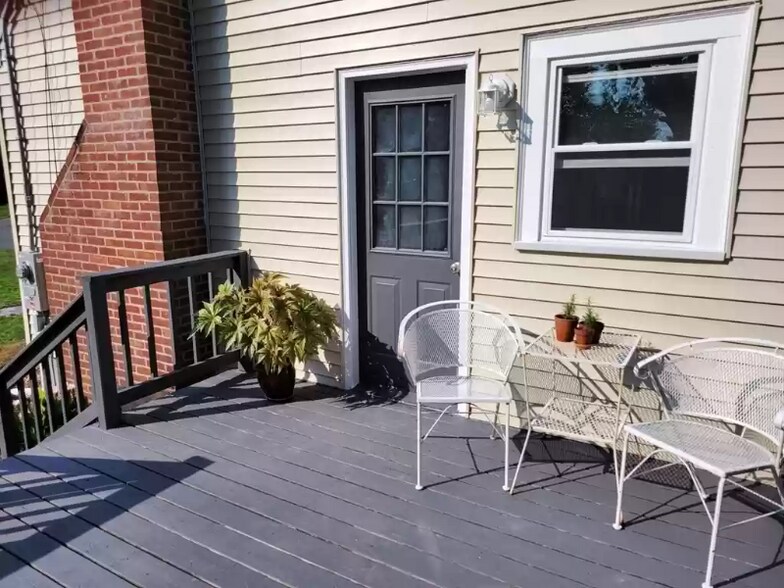 Building Photo - 15 Boyden Dr