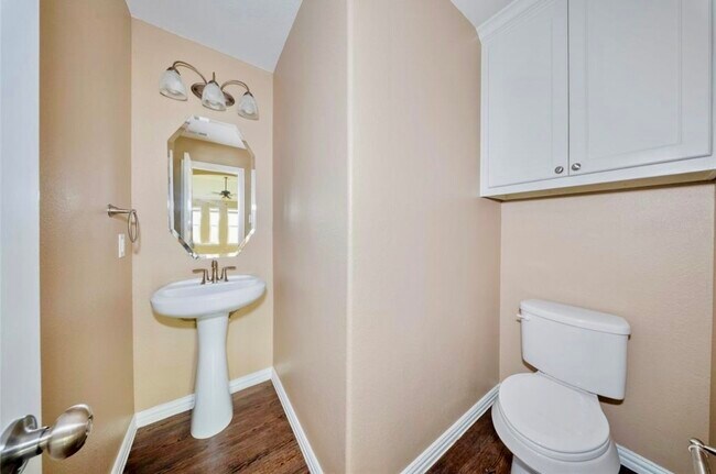 Building Photo - 3306 Benbrook Springs Ln