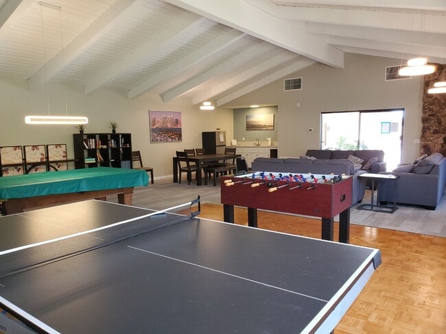 Building Photo - 6780 Mission Gorge Rd