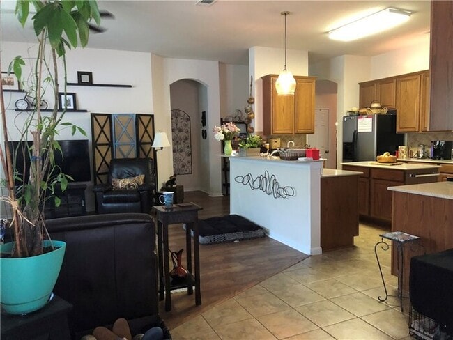 Building Photo - 9821 Savannah Ridge Dr