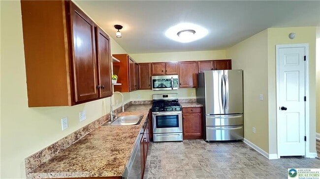 Building Photo - 705 Blue Heron Dr