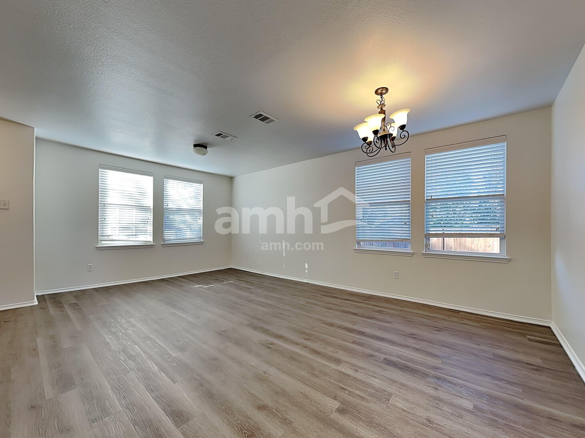 Building Photo - 306 Azalea Dr