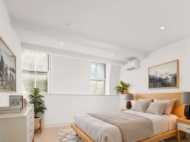 Building Photo - 110 Reade St