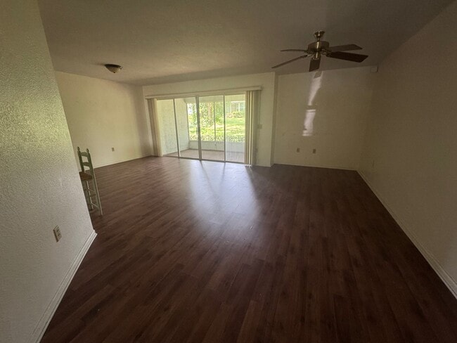 Building Photo - Charming 2BR/2BA Villa with 1-Car Garage i...