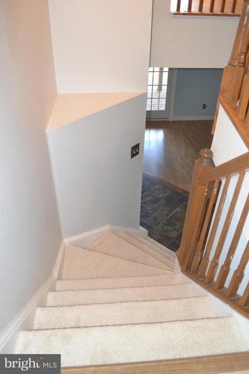 Building Photo - 3947 Valley Ridge Dr