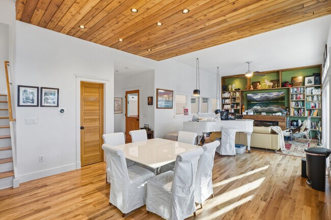 Building Photo - 742 Tenacity Dr