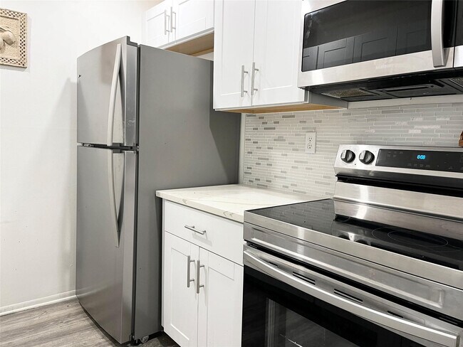 Building Photo - 4135 NW 88th Ave