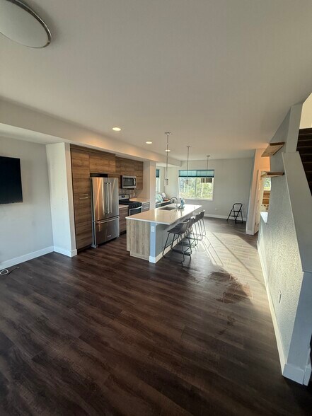 Building Photo - 1053 Eaton St