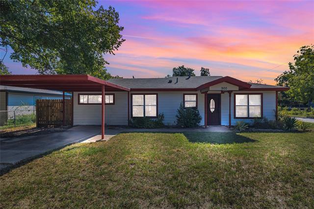 Building Photo - 900 Vaquero St