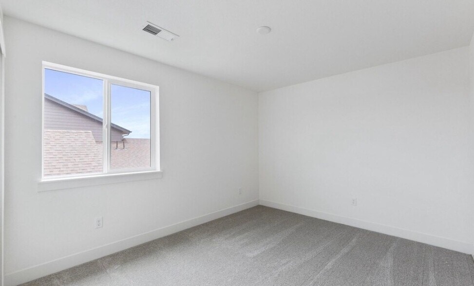 Building Photo - 5081 McKinnon Ct