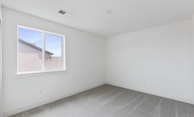 Building Photo - 5081 McKinnon Ct