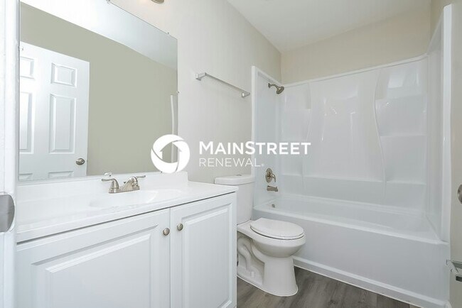 Building Photo - 3 Bedroom Pet-Friendly Home in SARASOTA, FL with Main Street Renewal