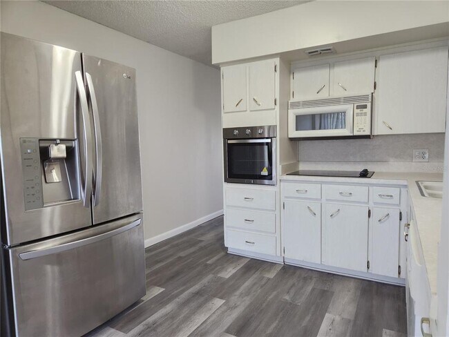Building Photo - 2455 Finlandia Ln