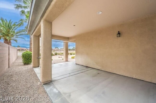 Building Photo - 8213 Bay Dunes St