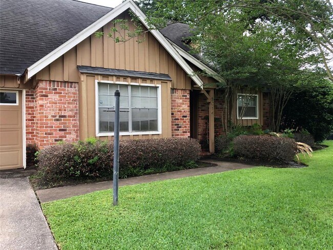 Building Photo - 8014 Mobud Dr