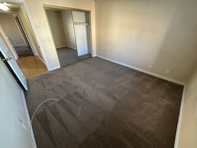 Building Photo - ***SPRING SPECIAL DEAL!! $600 OFF FIRST MONTHS RENT IF MOVED IN 2 WEEKS!!***  CHARMING EAST LAS V...