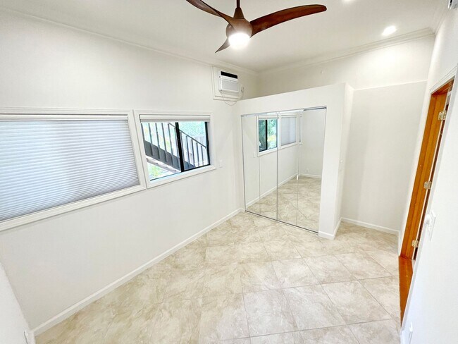Building Photo - OHANA CLOSE TO THE BEACH!