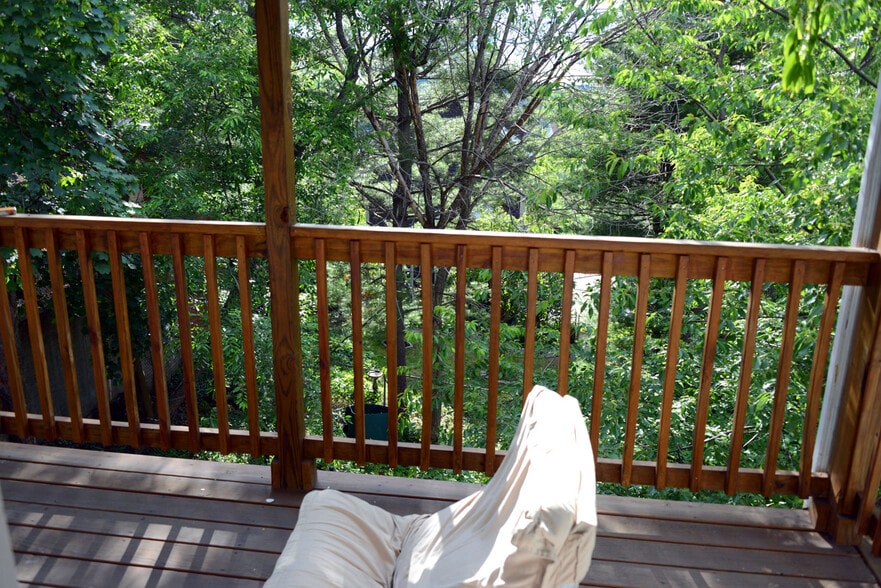 Building Photo - 11 Sunset St