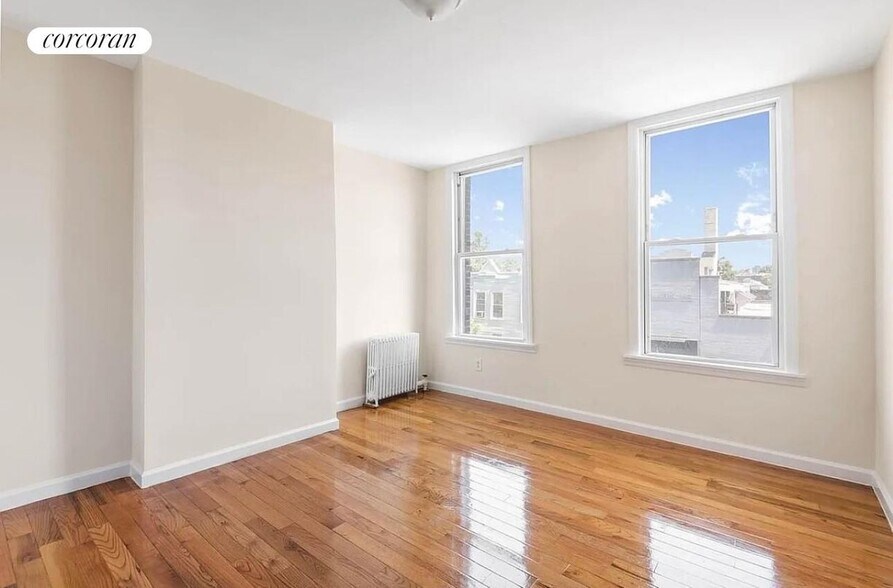 Building Photo - 238 26th St